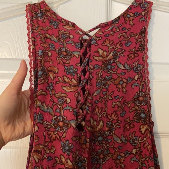 American Eagle Floral Sleeveless Top - Picture 4 of 6